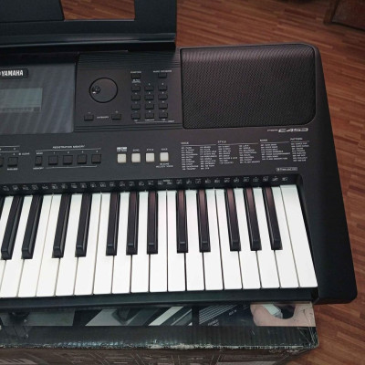 Yamaha psr e453 61 keys piano keyboard touch response pitch bend