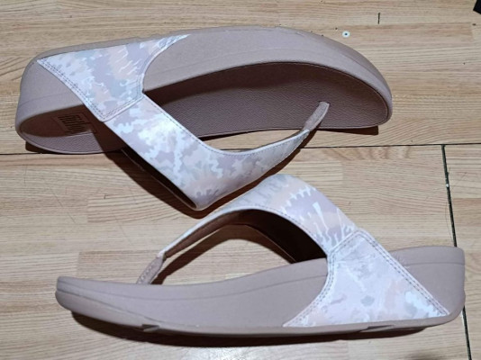 Fitflop Lulu Crystal Embellished Toe-Post Sandals