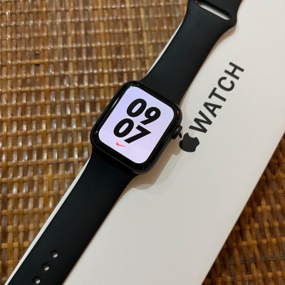 Apple Watch SE 40mm Space Gray