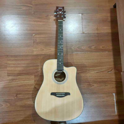 Yamaha Acoustic Guitar
