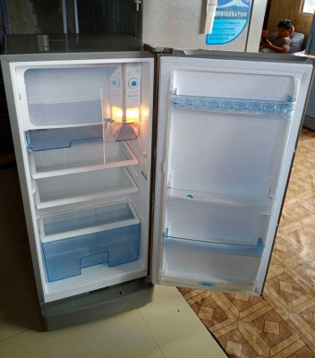 CUBIC HISENSE REFRIGERATOR