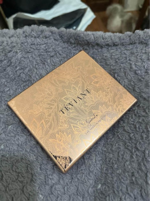 Teviant Senorita Eyeshadow palette