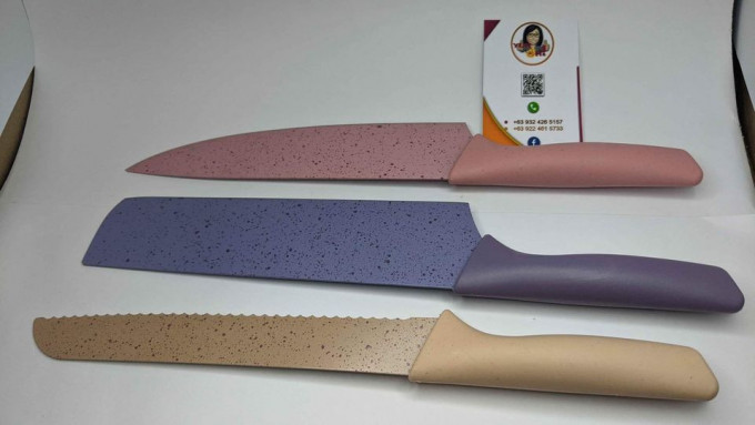 Corrugated kitchen knife set
