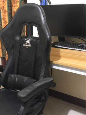 Gaming Chair with foot rest (please read the description first)
