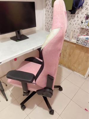 DVA Omega Secretlab Gaming Chair