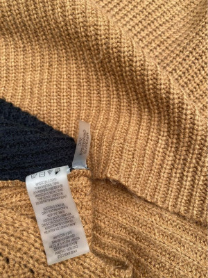CALVIN KLEIN KNITTED SWETAER