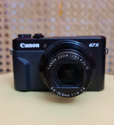 Canon G7x Mark II