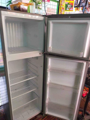 Refrigerator Everest brand