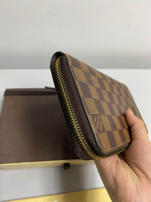 Louis Vuitton Zippy Wallet