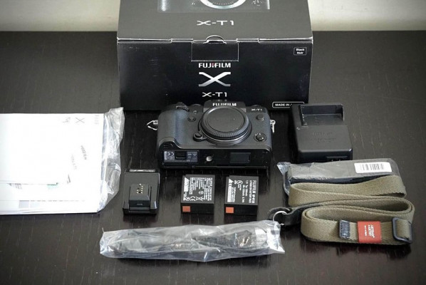 Fujifilm X-T1 Body 97% Smooth with L-plate