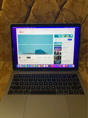 MacBook Pro, (13-inch, 2016, Two Thunderbolt 3 ports)