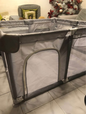 Play pen pre loved