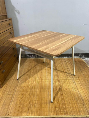 4 seater dining table
