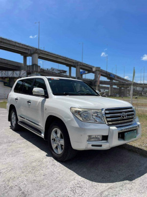 2010 Toyota landcruiser 200 vx.r