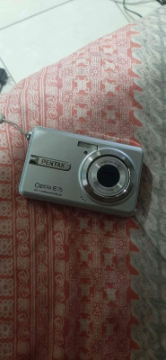 FOR SALE!! PENTAX OPTIO E75 CAMERA