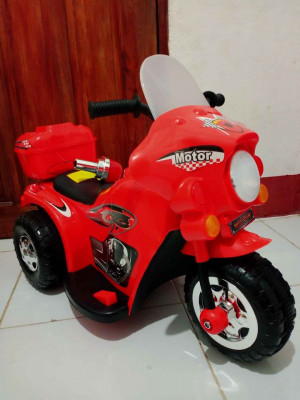 Sale: Brandnew Motor baby for 1-3 ages