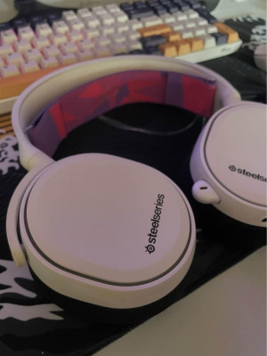 RUSH: STEEL SERIES ARCTIS 3 (GAMING HEADSET)