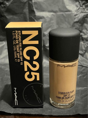 MAC Studio Fix Fluid Liquid Foundation