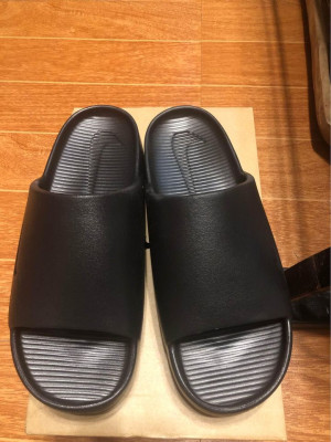 Nike CALM slide