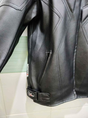 Leather jacket for motorcycle