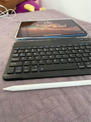 Ipad AIR 5th gen (latest) BLUE