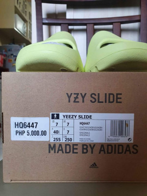 Yeezy Slide glow green