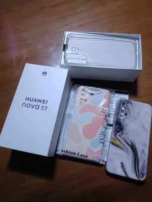 HUAWEI NOVA 5T