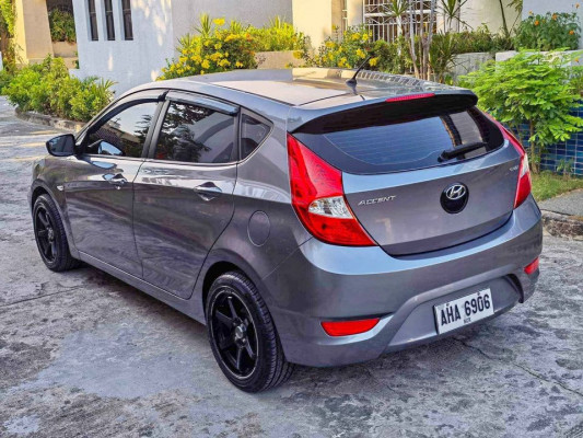 2015 Hyundai accent