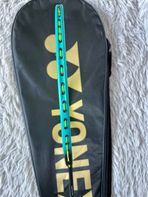 Yonex NanoFlare 700