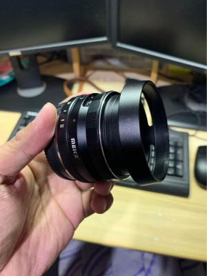 Fujifilm X-A20 Mirrorless Camera with kitlens and Meike 35mm lens f1.7