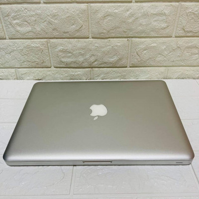 MACBOOK PRO Core i7