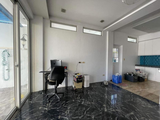 House For Sale in Greenwoods Exec Village Pasig