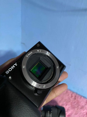 Sony A6000