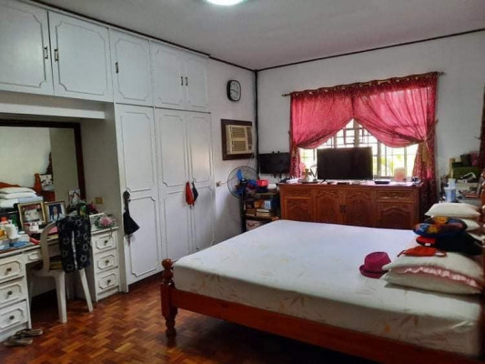 BUNGALOW HOUSE AND LOT FOR SALE