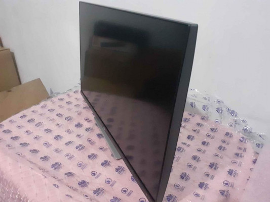27" IPS FRAMELESS HP MONITOR 2K Resolution 2560 x 1440Q