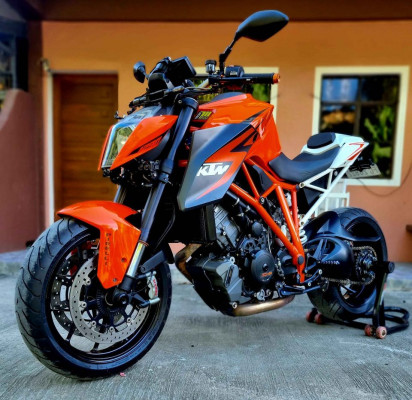 2015 KTM superduke 1290r