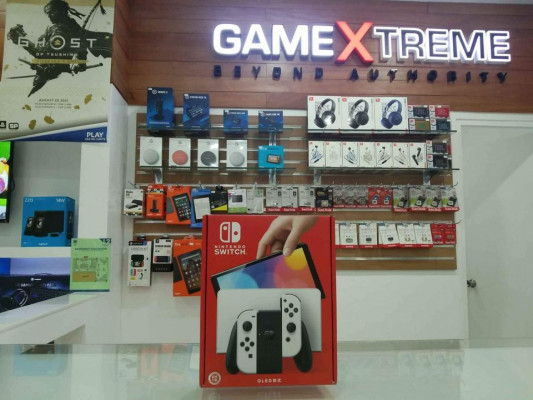 NINTENDO SWITCH OLED EDITION