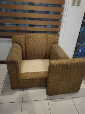 Sofa set and center table