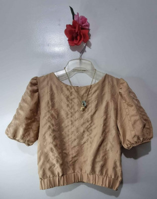 Puffed sleeves blouse