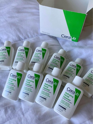 10 mini CeraVe Hydrating Facial Cleanser