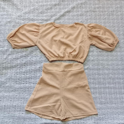 PUFF SLEEVE TOP WITH SHORT