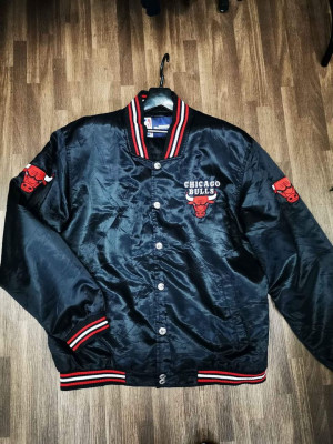 BULLS VARSITY JACKET