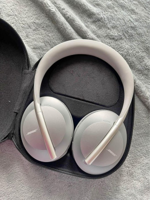 ORIGINAL BOSE HEADPHONES 700