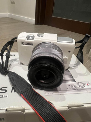 Canon EOS M10