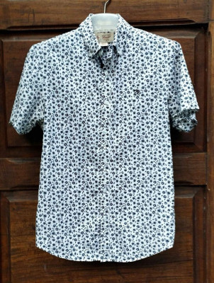 Penguin short sleeves polo small on tag