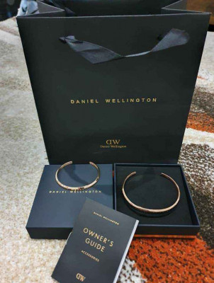 Wrist Bangle by Daniel Wellington