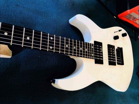 JACKSON ELECTRIC GUITAR (JS12 DINKY) WHITE FOR SALE!