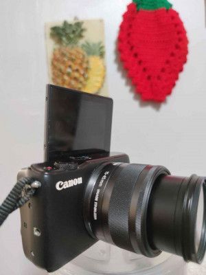 Canon EOS M10 Vlogging Camera