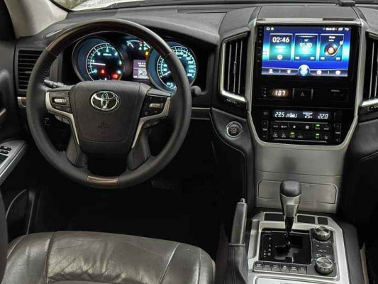 2010 Toyota land cruiser