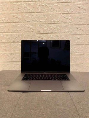 MacBook Pro (15-inch, 2017) 512GB